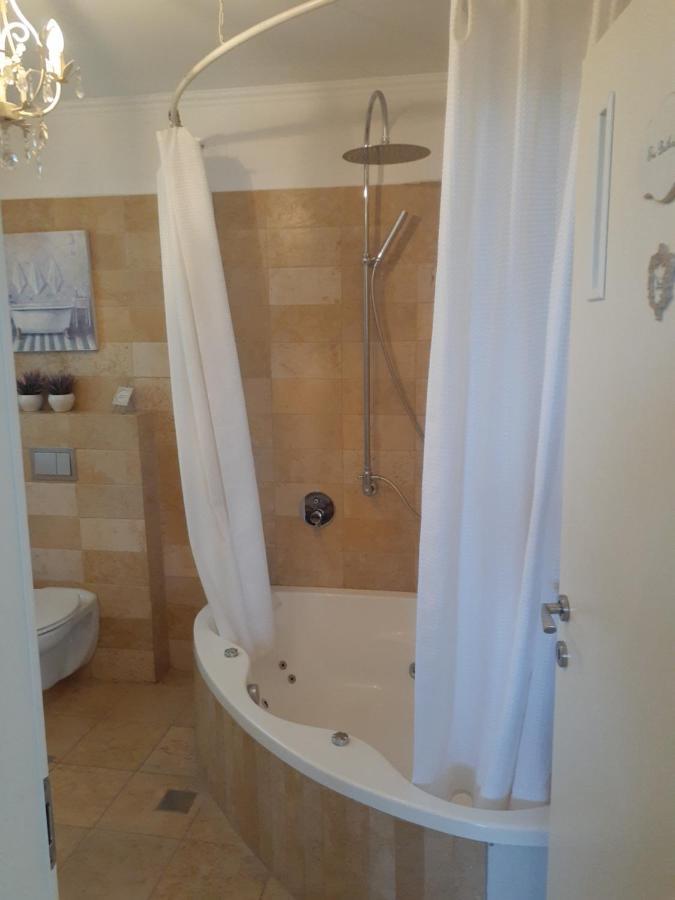 Naomi'S Villa Rosh Pinna Bagian luar foto